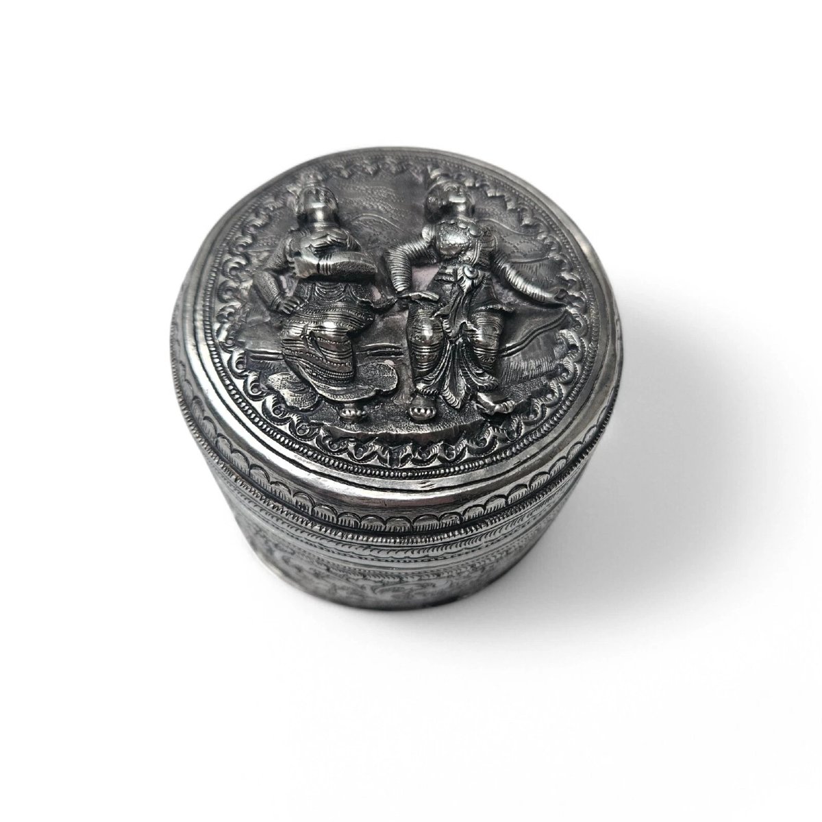 Indian Silver Round Box-photo-2