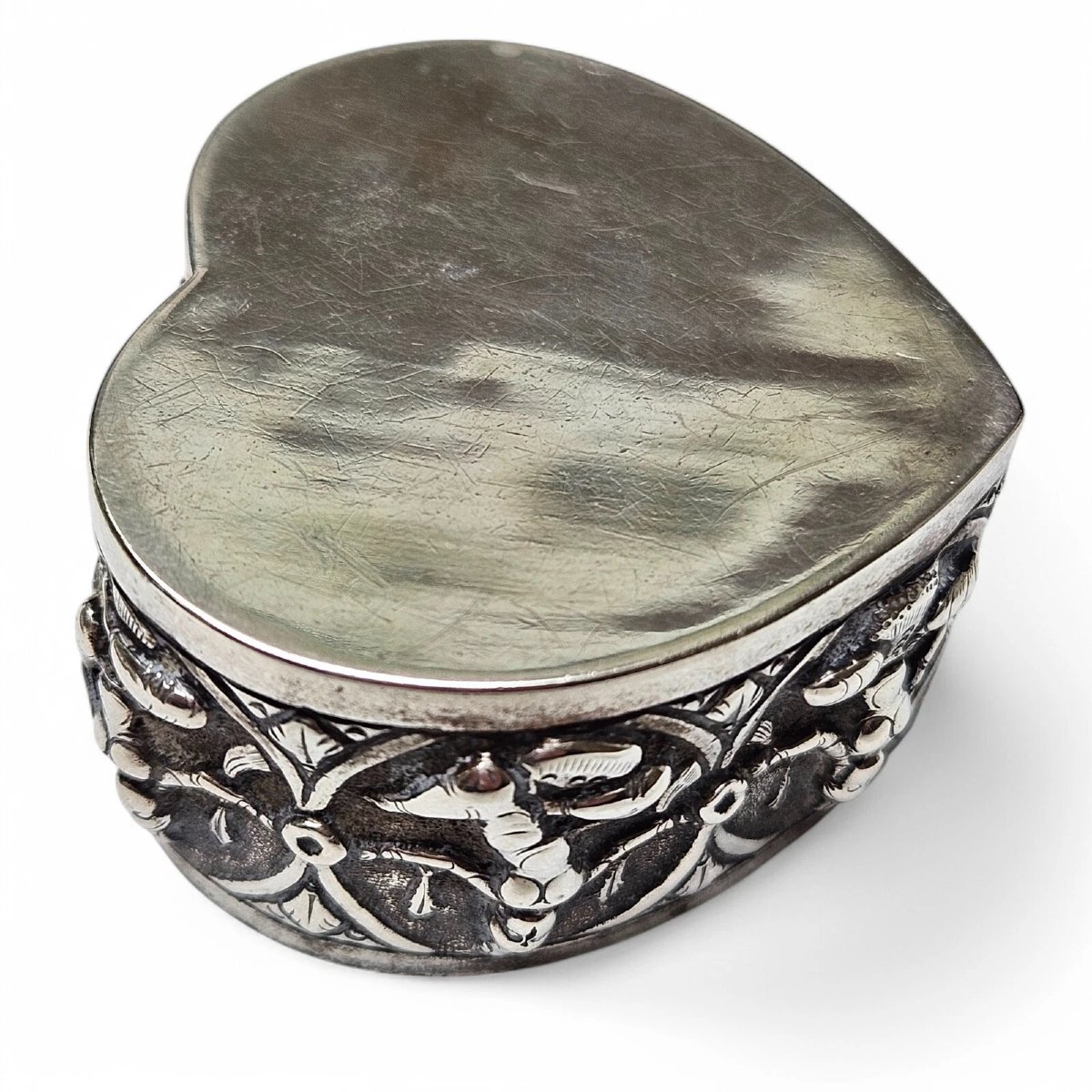 Antique Indian Silver Heart-shaped Trinket Box-photo-1