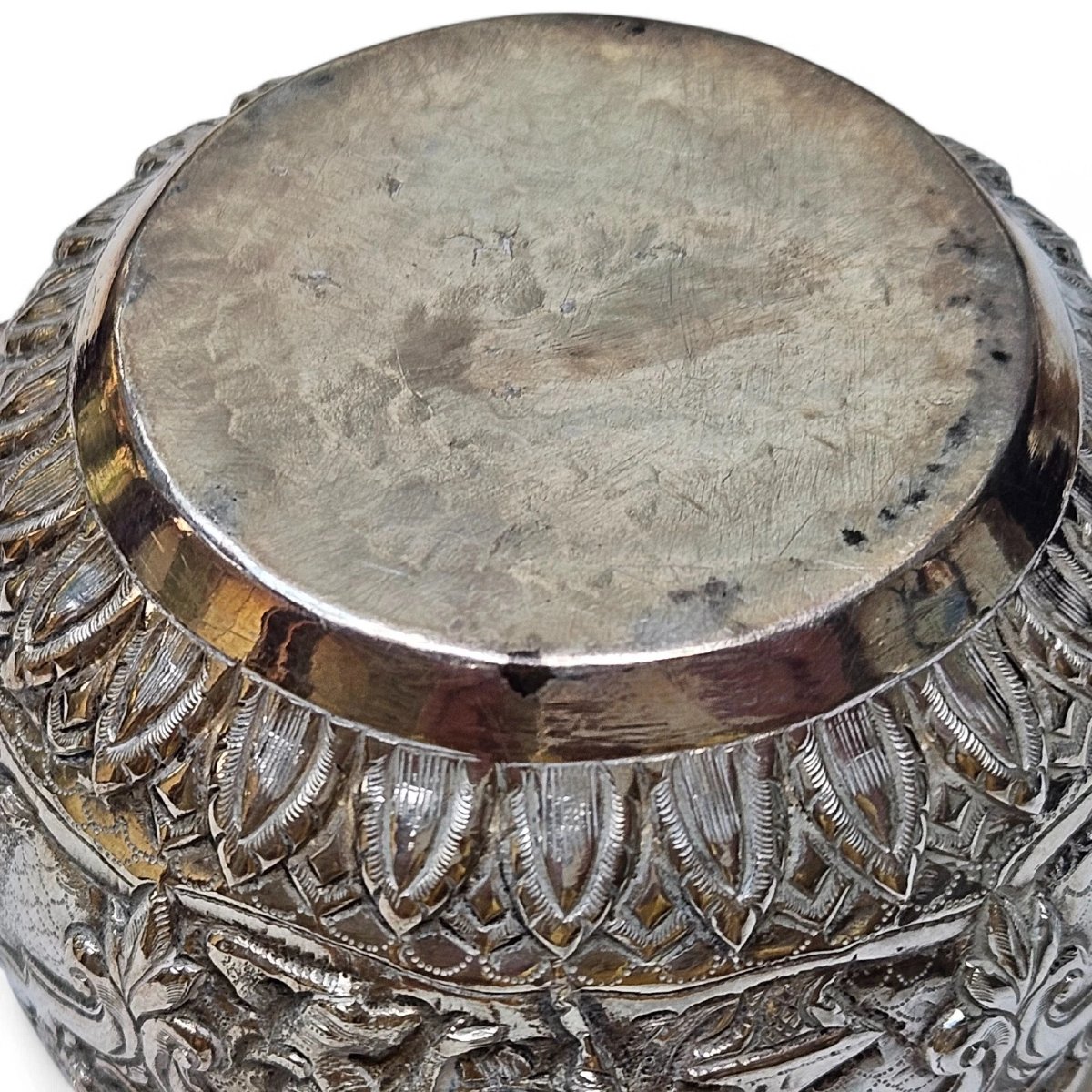 Antique Solid Silver Repoussé Bowl – Intricate Hand-chased Figures – Southeast A-photo-4