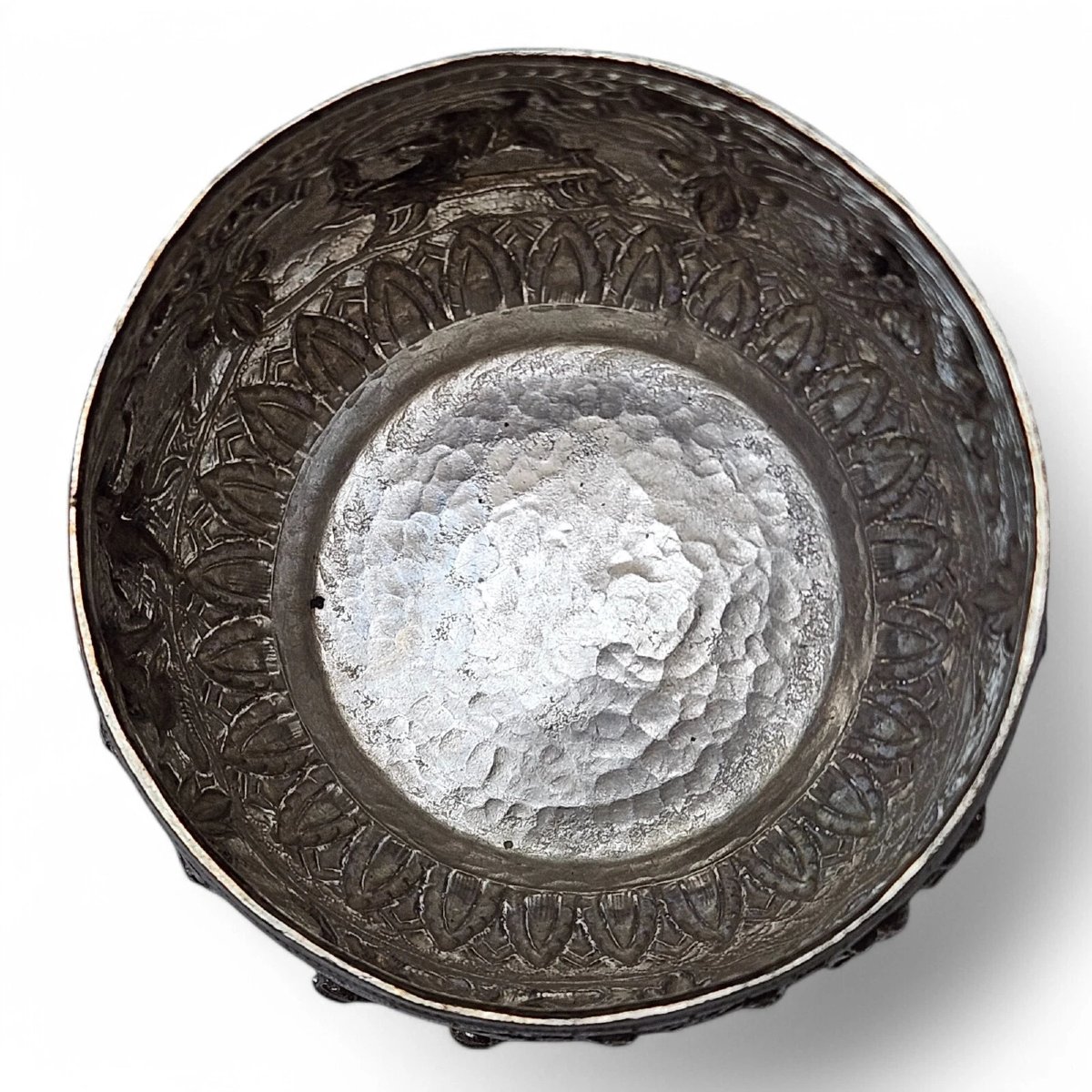 Antique Solid Silver Repoussé Bowl – Intricate Hand-chased Figures – Southeast A-photo-1