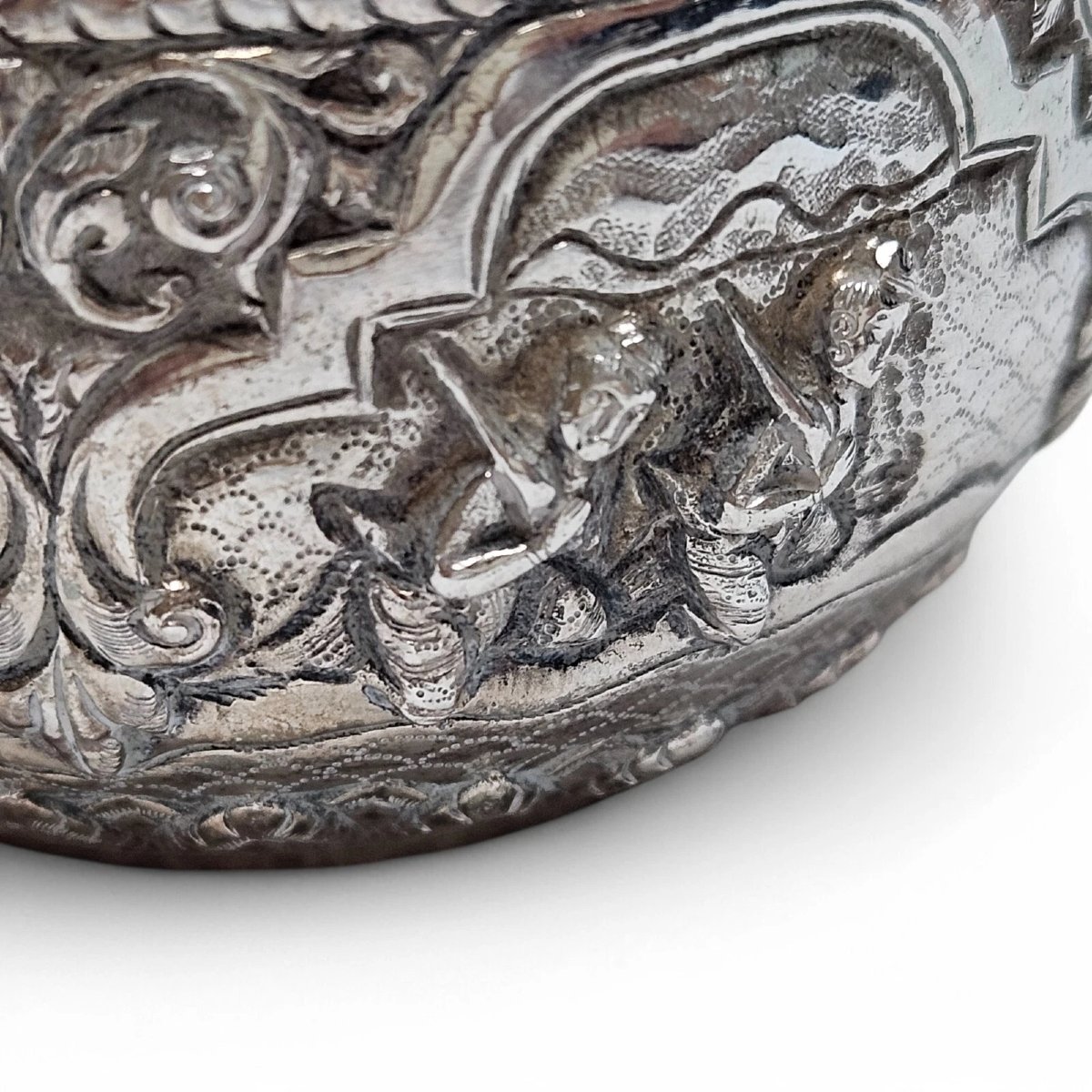 Antique Solid Silver Repoussé Bowl – Intricate Hand-chased Figures – Southeast A-photo-4