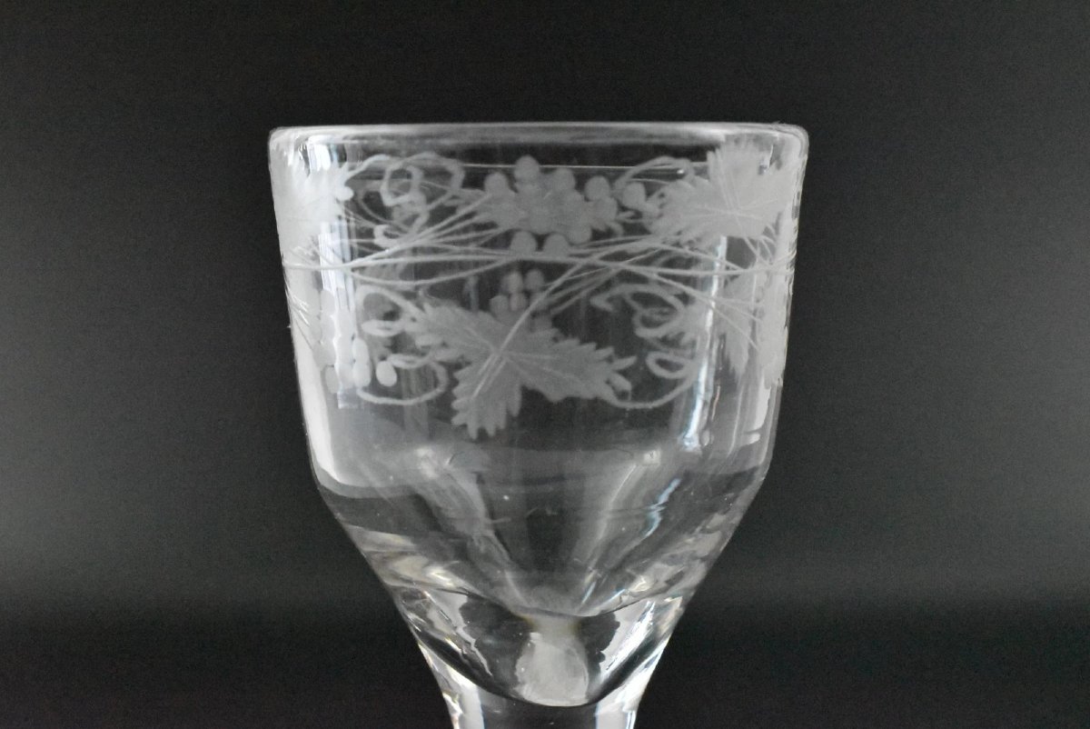Verre à vin jacobite Air Twist du XVIIIe siècle avec gravure de raisin et de vigne-photo-3