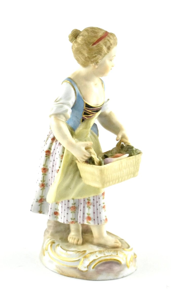 Antique Meissen Porcelain Figurine Of A Girl With Flower Basket-photo-3