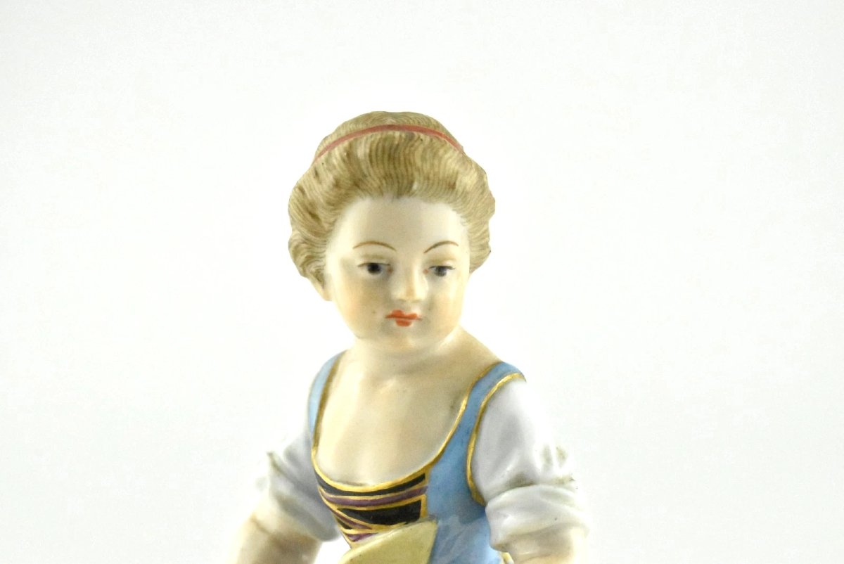 Antique Meissen Porcelain Figurine Of A Girl With Flower Basket-photo-4