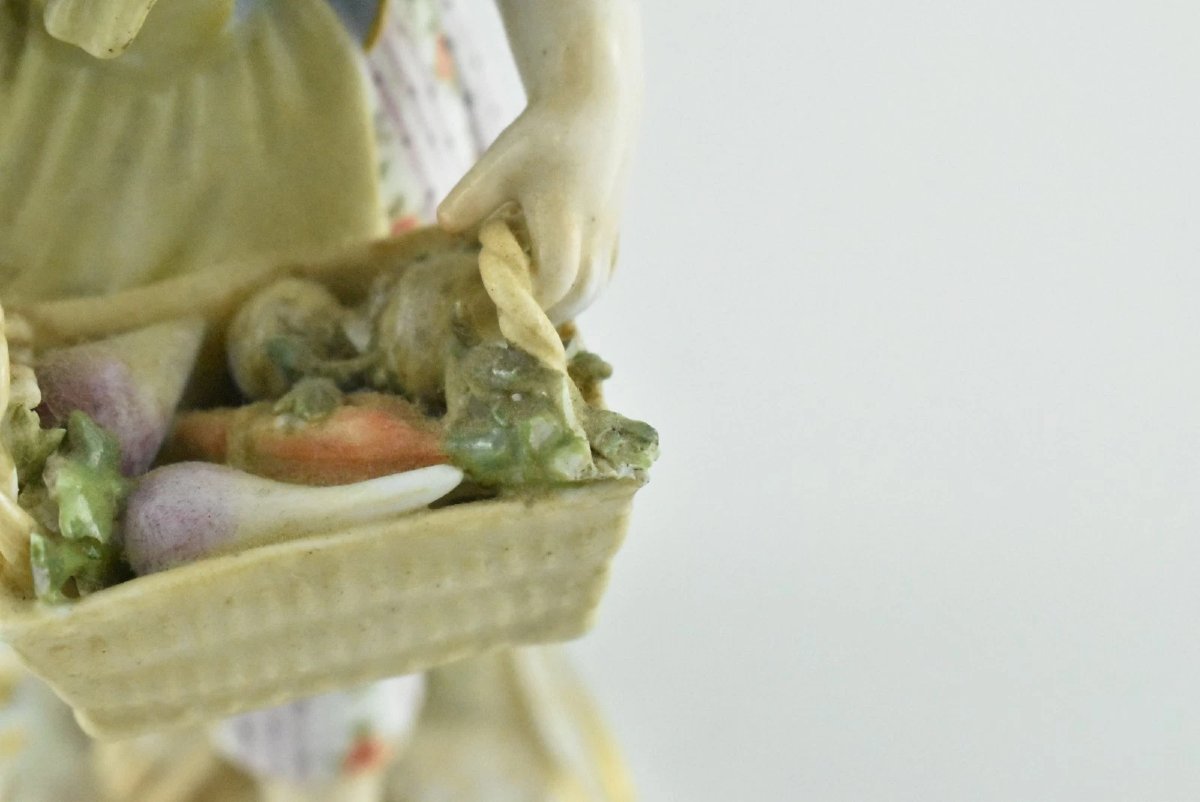 Antique Meissen Porcelain Figurine Of A Girl With Flower Basket-photo-6