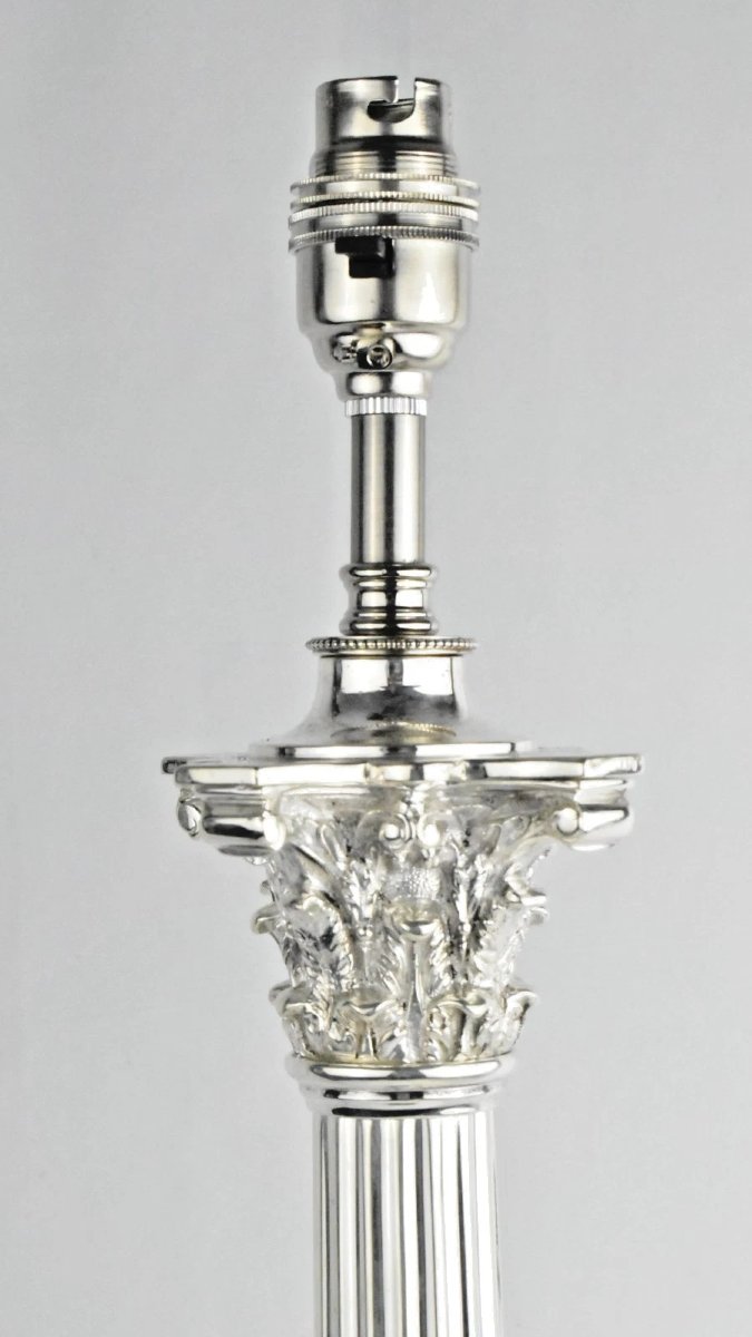 Lampe de table antique victorienne en forme de colonne corinthienne plaquée argent, vers le XIX-photo-4