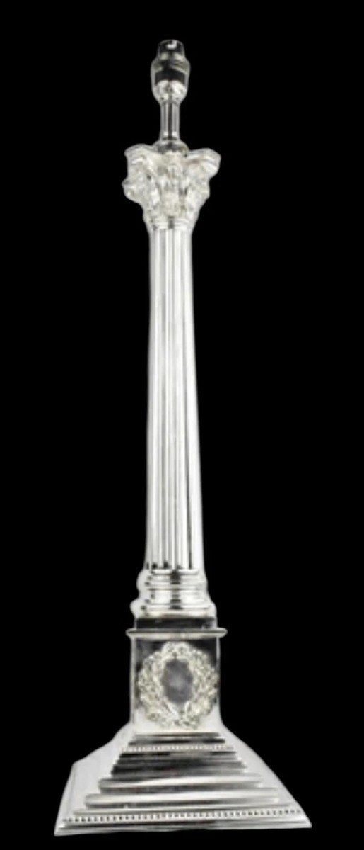 Lampe de table antique victorienne en forme de colonne corinthienne plaquée argent, vers le XIX