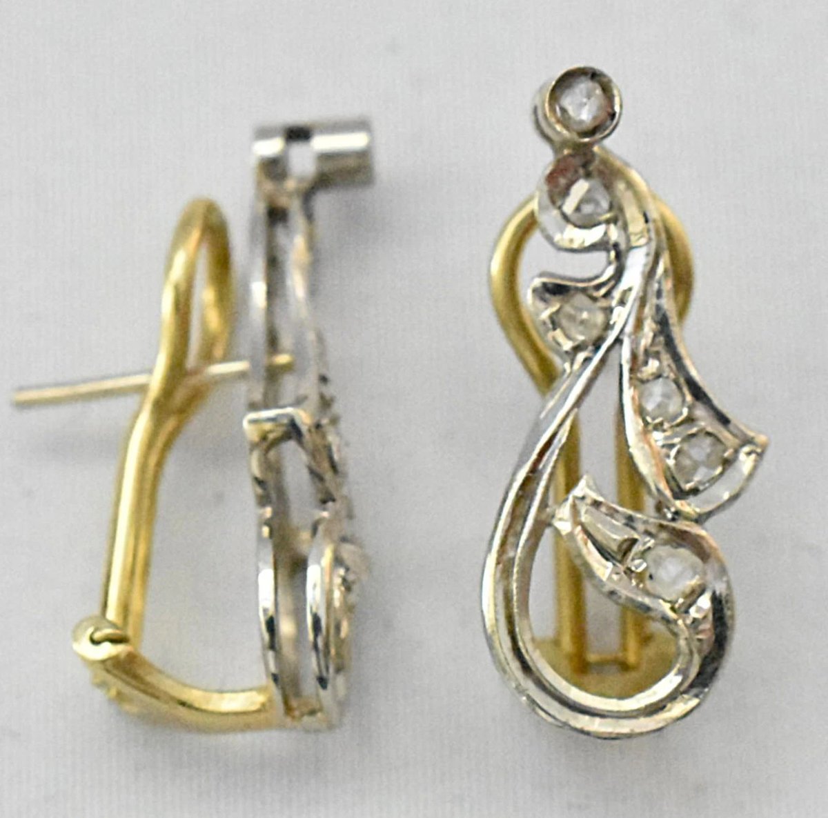 Paire de boucles d'oreilles à tige en or blanc et jaune 14 carats et diamants, style français d-photo-1