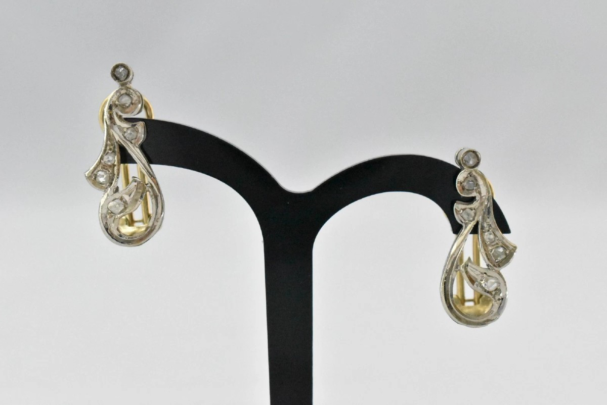 Paire de boucles d'oreilles à tige en or blanc et jaune 14 carats et diamants, style français d