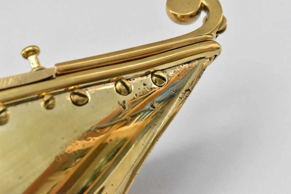 19th Century Large High Quality Antique Brass Model Ship With A Central Compass-photo-8
