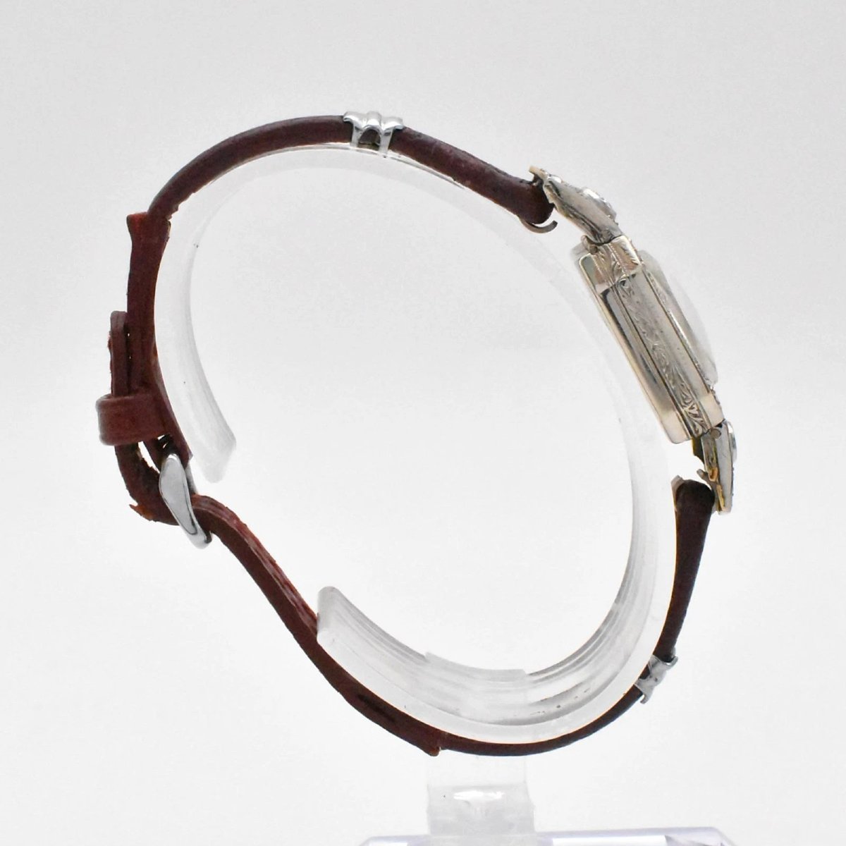 Montre cocktail Art Déco vintage Bucherer pour femme, en or blanc 14 carats et diamants-photo-1