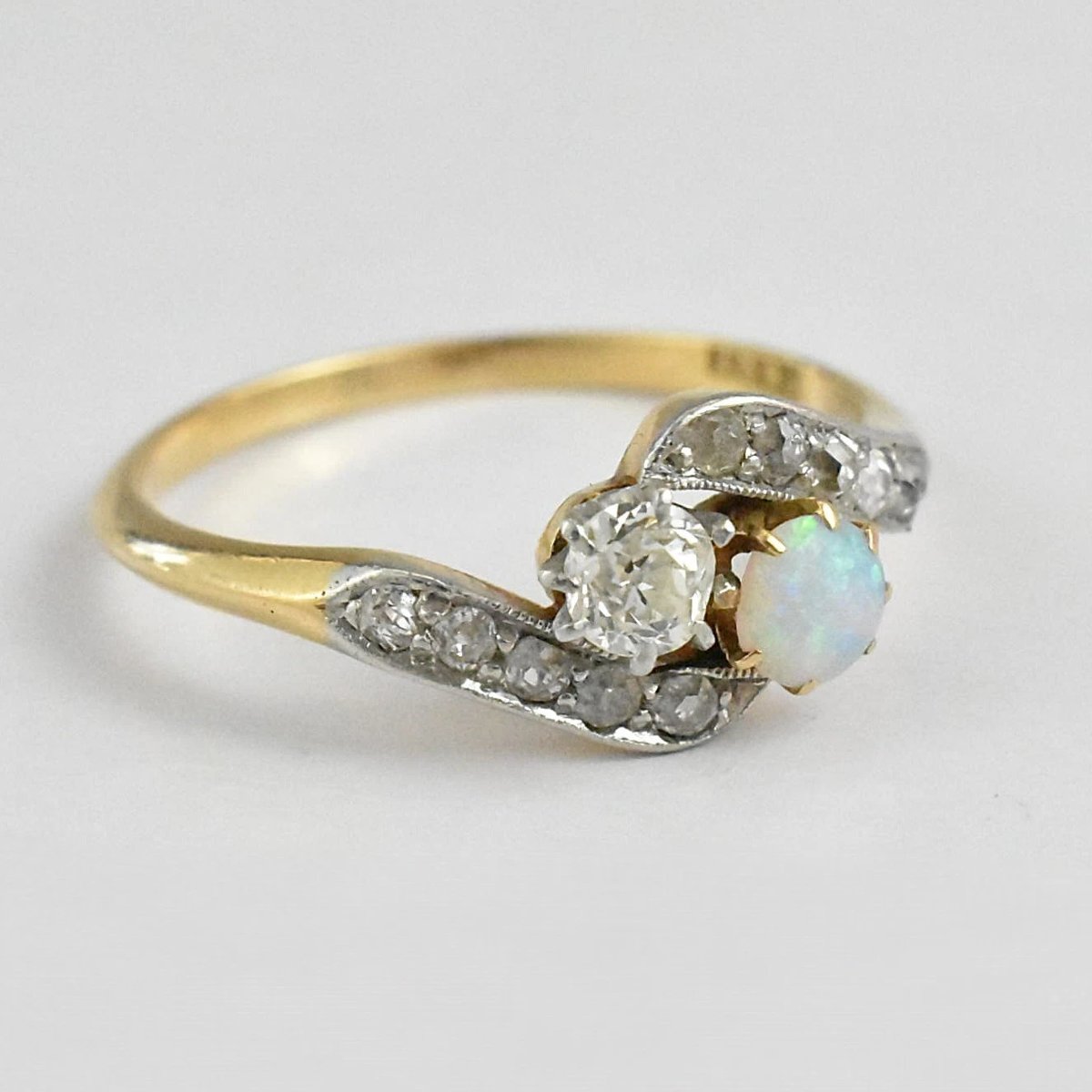 Bague croisée ancienne en or 18 carats et platine, sertie d'une opale et d'un diamant de 0,35 c-photo-3