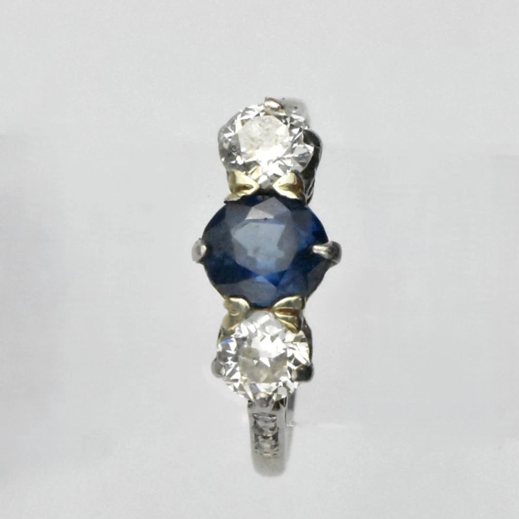 Antique Edwardian White Claw Set Three Stone 1ct Sapphire & 0.75ct Diamond Ring-photo-3