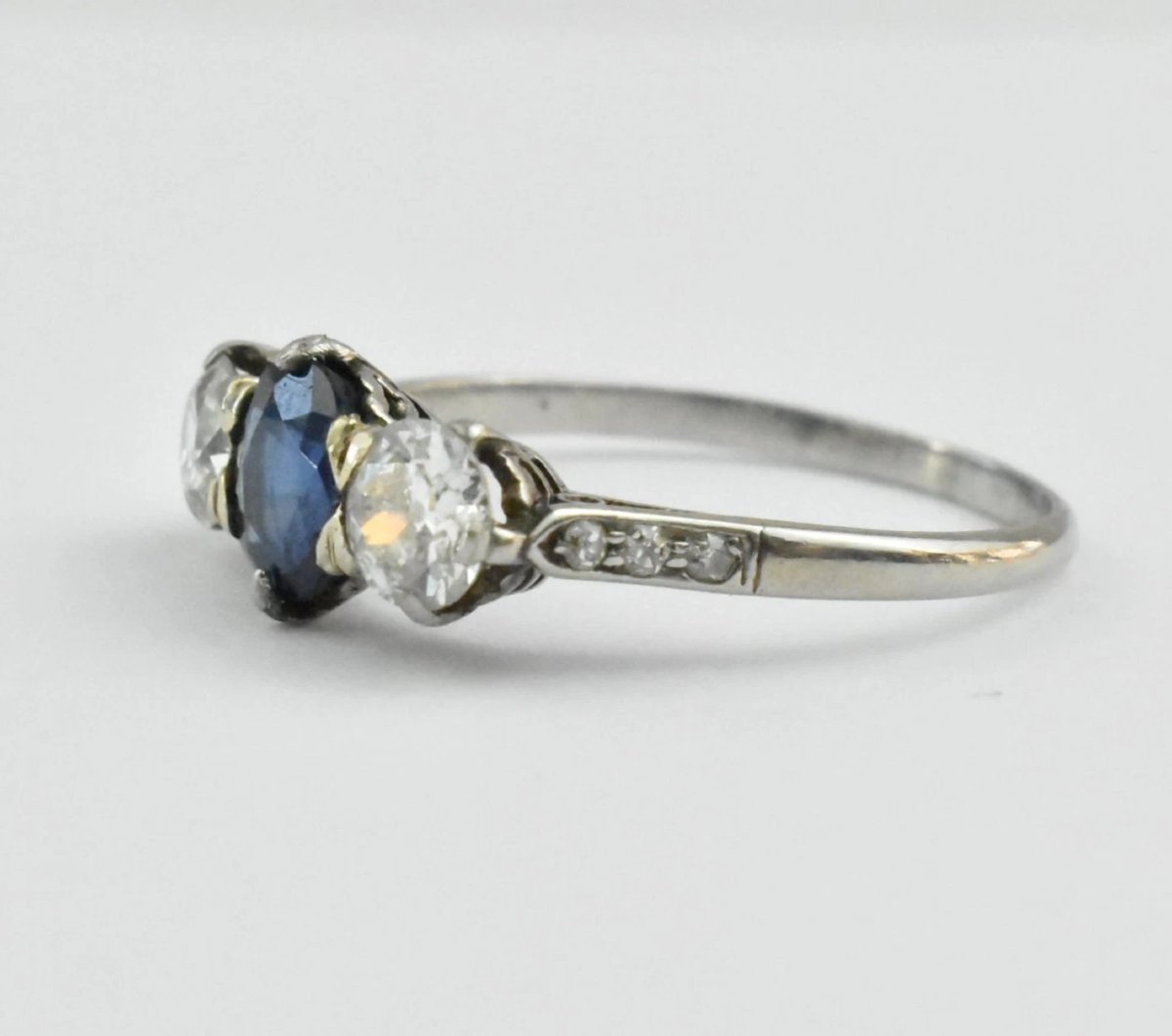 Antique Edwardian White Claw Set Three Stone 1ct Sapphire & 0.75ct Diamond Ring-photo-4