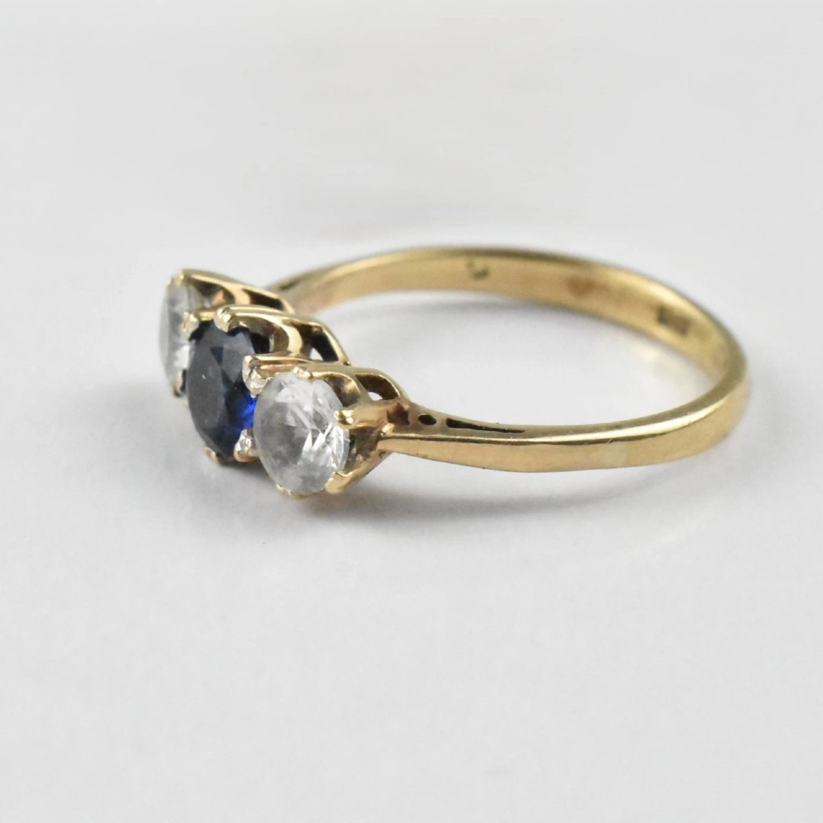 Vintage Mid-century 9ct Gold 3-stone Ring One Blue & Two White Synthetic Stones-photo-1