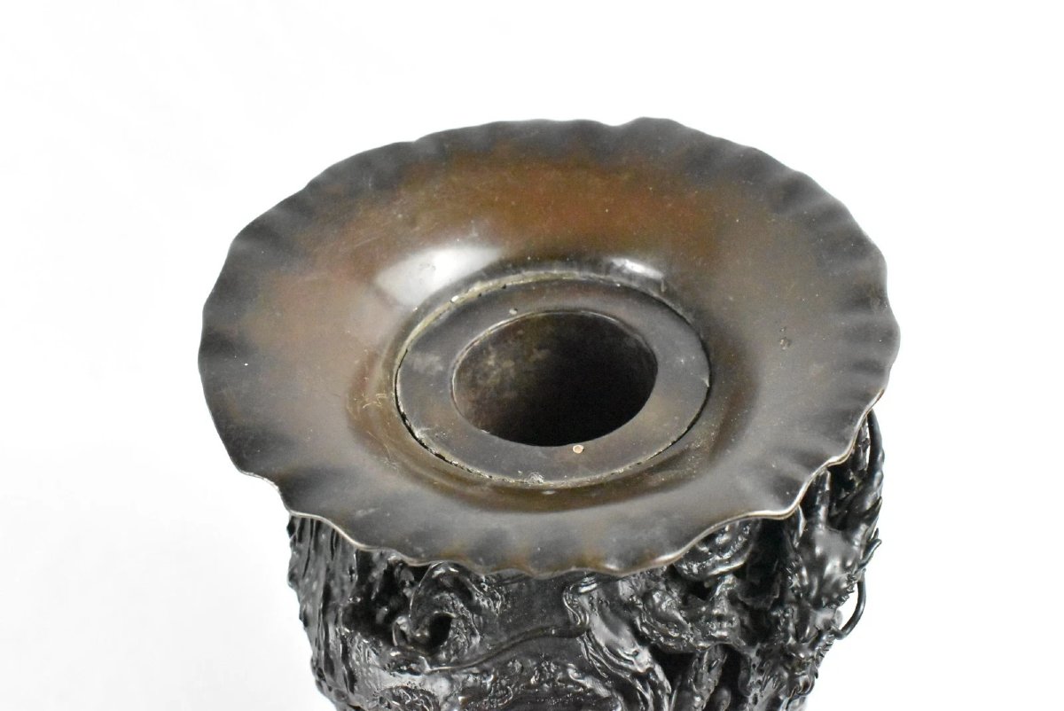Vase Usubata japonais en bronze avec deux porte-bougies en forme de dragon et dragon-photo-7