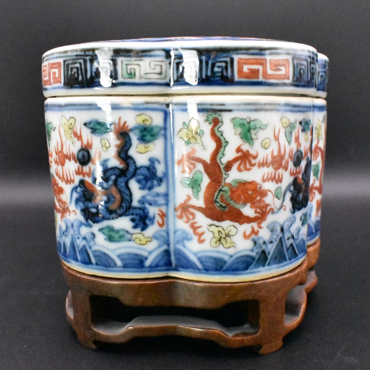 Pair Of Chinese Porcelain Wucai Lotus Form Cosmetic Boxes & Covers Cira 19th C-photo-2