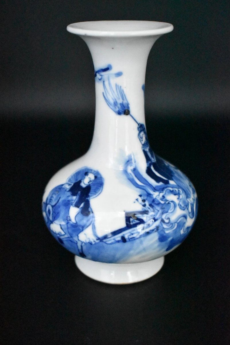 Vase bouteille en porcelaine bleue et blanche de Chine à col évasé-photo-1