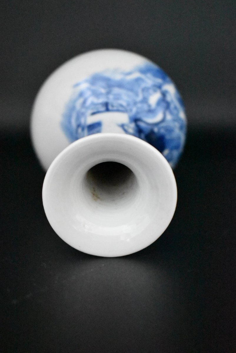 Vase bouteille en porcelaine bleue et blanche de Chine à col évasé-photo-2