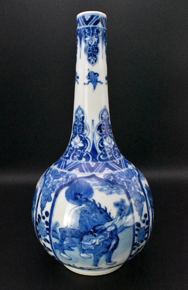 Vase bouteille en porcelaine bleu et blanc de la période Wanli, Chine, orné de dragons-photo-4