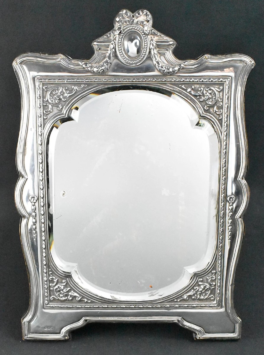 Miroir de coiffeuse ancien à chevalet encadré d'argent, orné, par William M Hayes