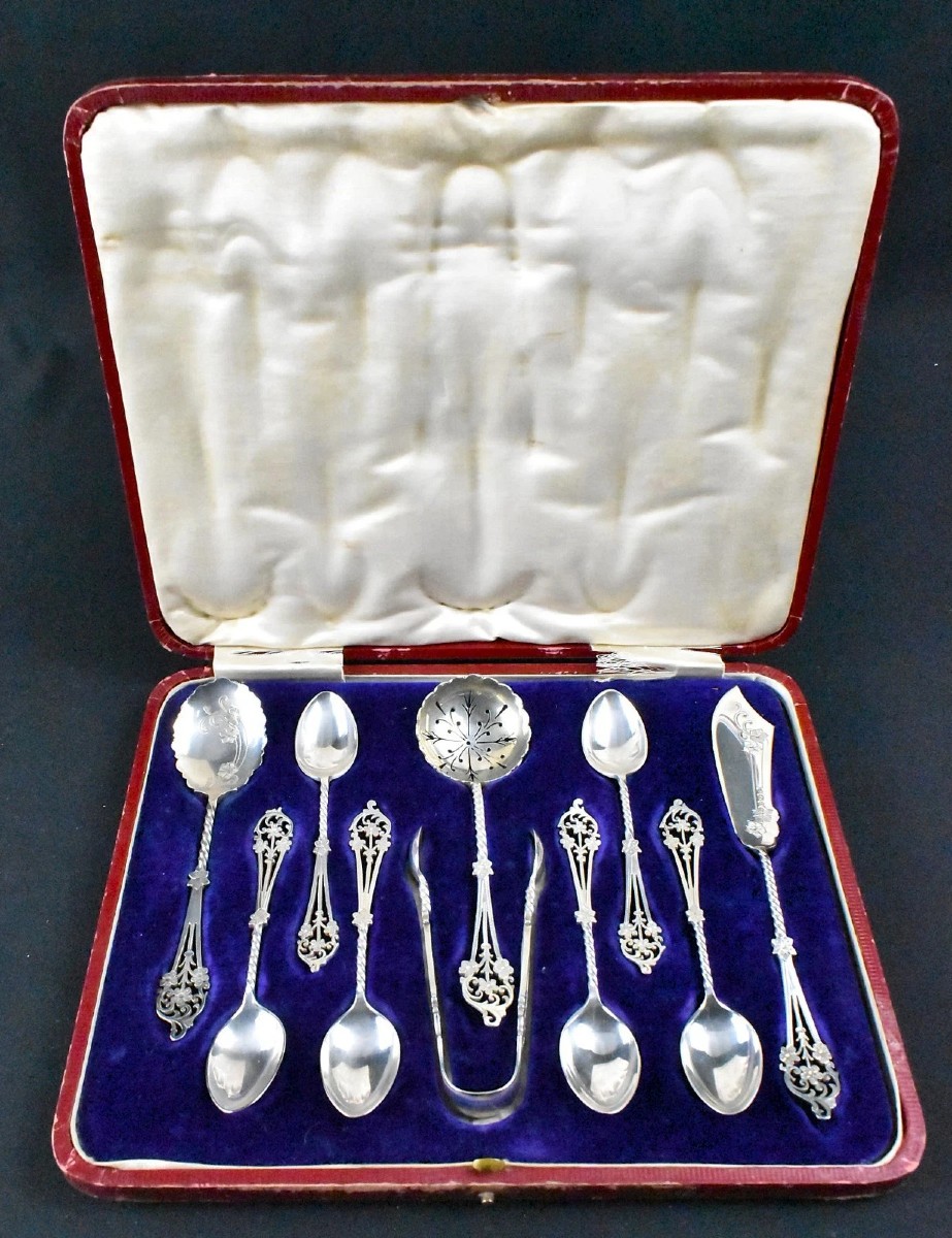 Cuillères à café/thé de style édouardien, James Dixon & Sons, 1904, avec manches ajourés ornés.