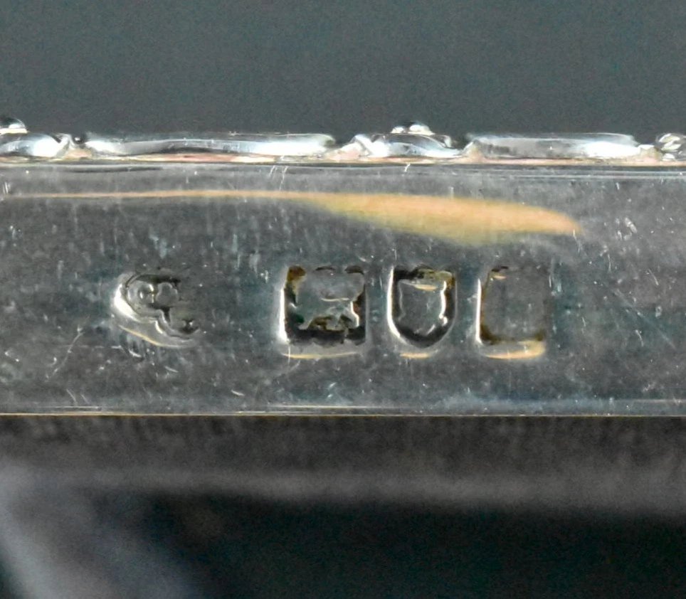 Edwardian Sterling Picture Frame 1899-1949 Goldsmiths & Silversmiths Co Ltd-photo-1