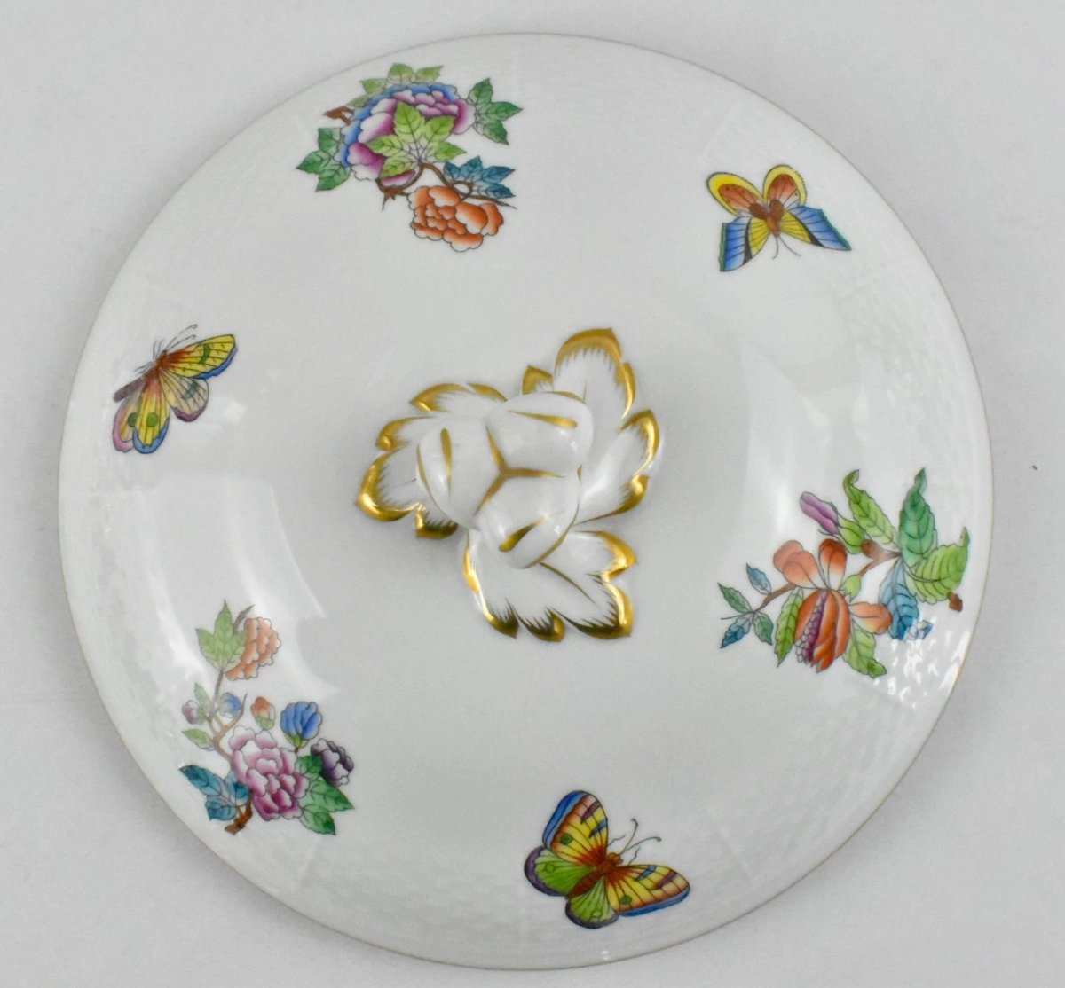 Paire de grandes soupières Herend Queen Victoria à couvercle, motif papillons et fleurs-photo-7