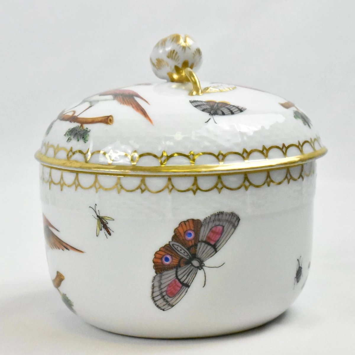 Lot de 6 tasses à thé et soucoupes Herend Rothschild à motif Oiseau (RO) et sucrier avec couver-photo-1