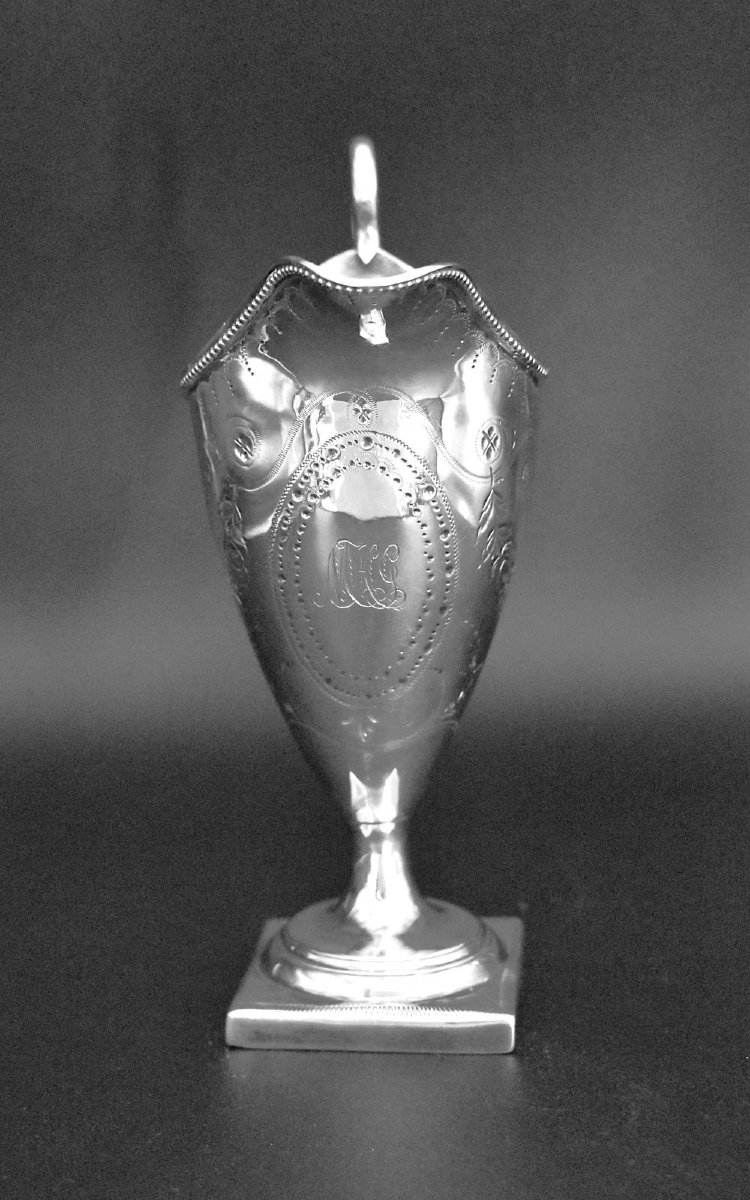 1786 John Lambe London Solid Silver George III Helmet-style Cream Jug-photo-2