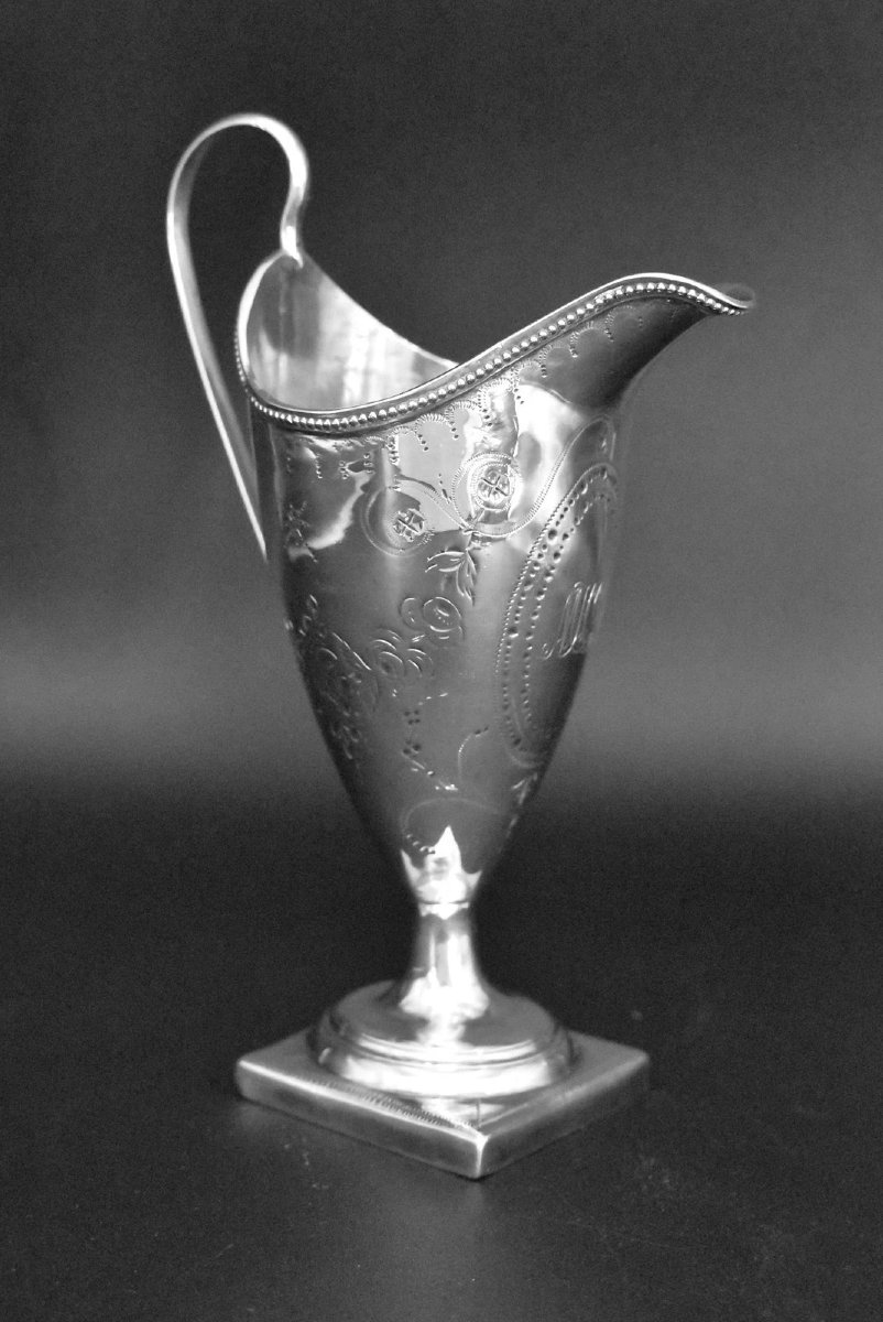 1786 John Lambe London Solid Silver George III Helmet-style Cream Jug-photo-4