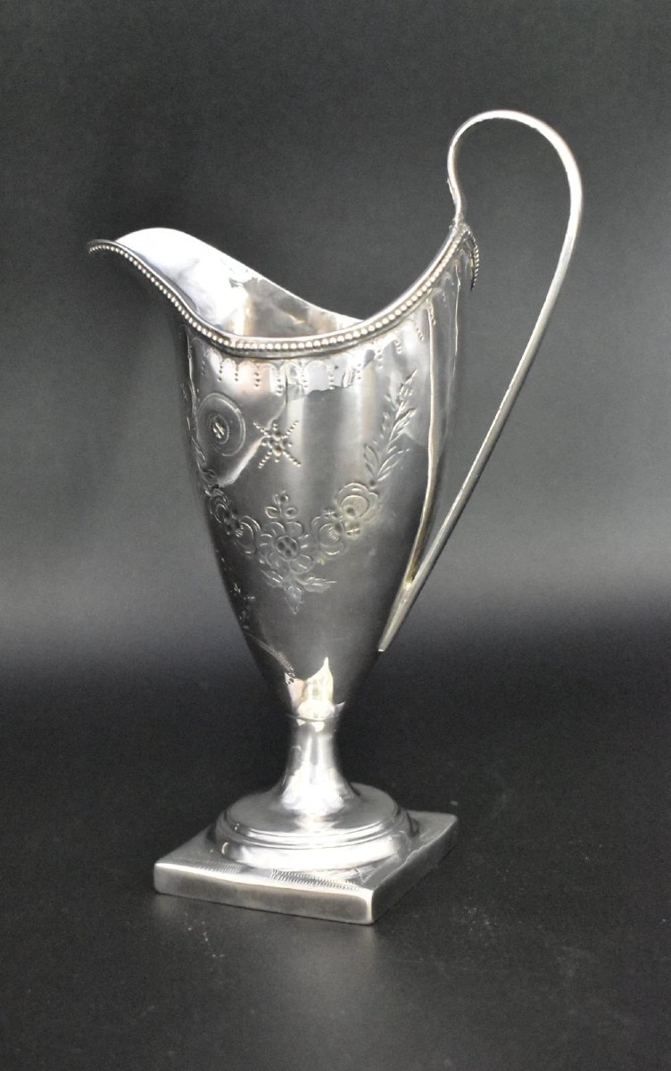 1786 John Lambe London Solid Silver George III Helmet-style Cream Jug-photo-3