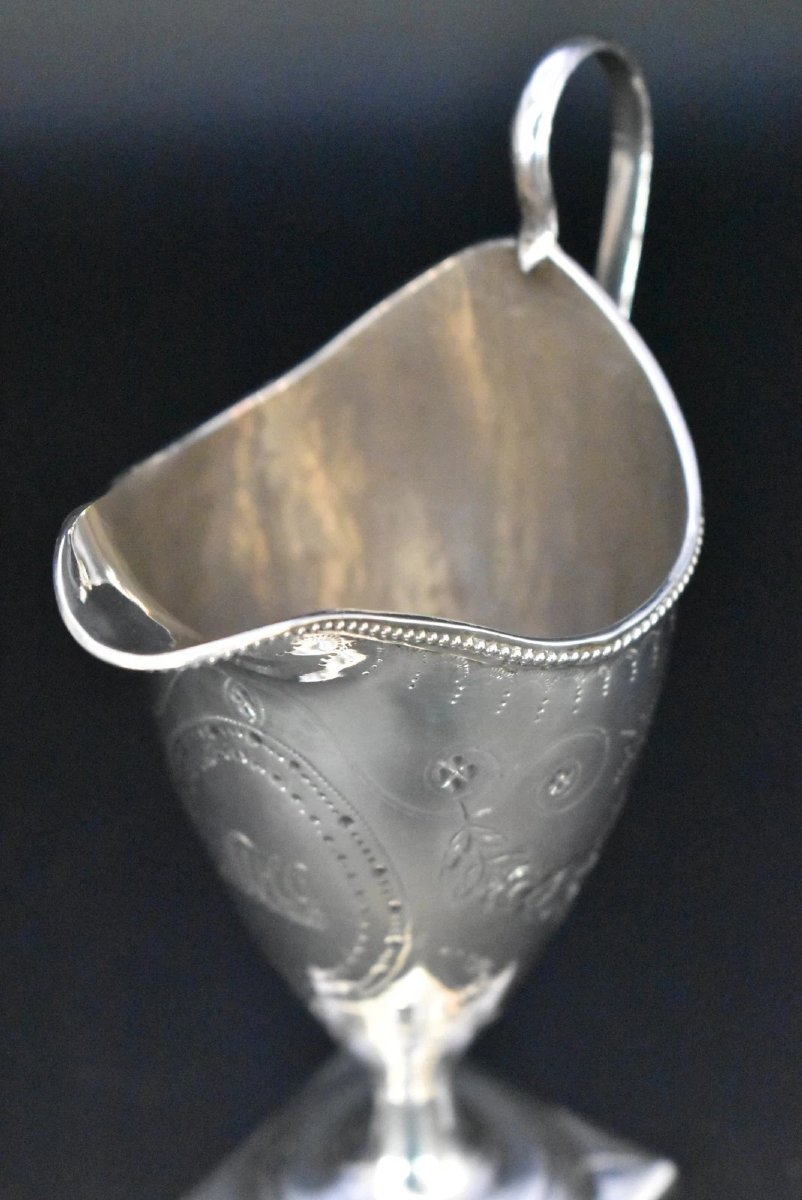 1786 John Lambe London Solid Silver George III Helmet-style Cream Jug-photo-5