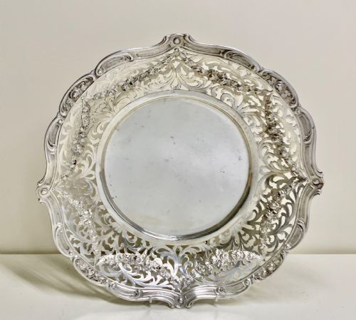 Grand panier à pain/bol en argent massif ajouré, poli antique.