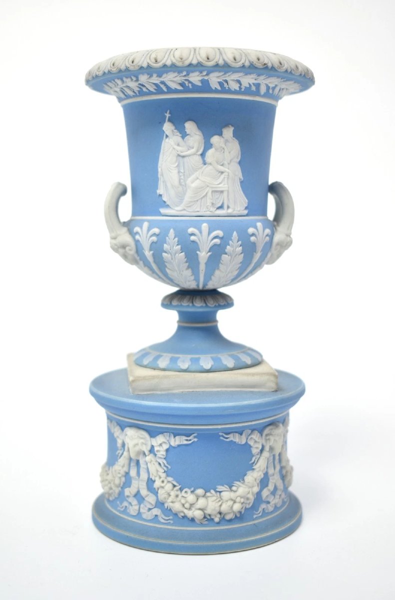 Wedgwood 1871 Blue Jasperware Campana Urns Pair White Bas-reliefs Urns Pedestals-photo-3
