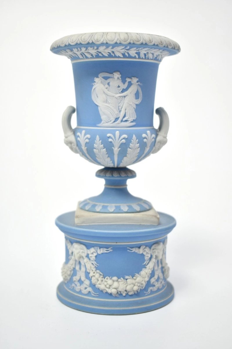 Wedgwood 1871 Blue Jasperware Campana Urns Pair White Bas-reliefs Urns Pedestals-photo-5