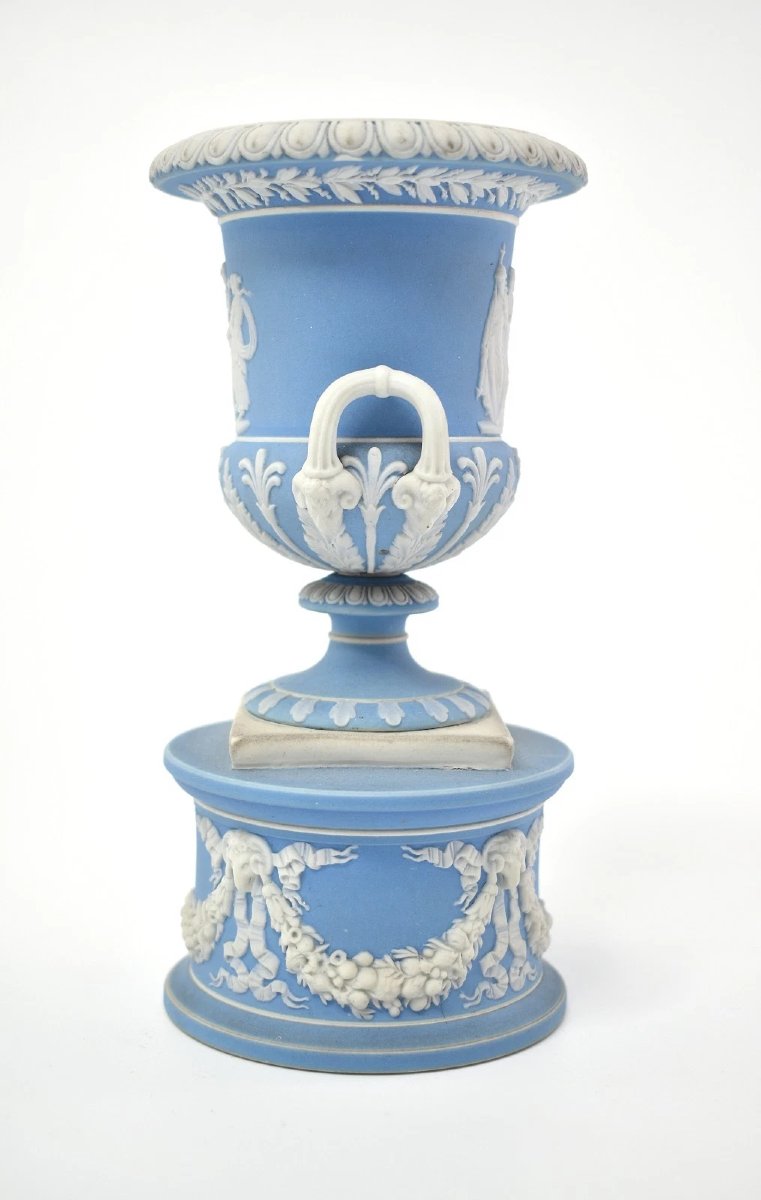 Wedgwood 1871 Blue Jasperware Campana Urns Pair White Bas-reliefs Urns Pedestals-photo-6
