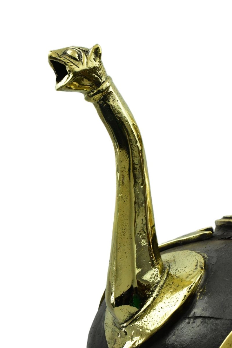 Aiguière islamique lourde et imposante, en bronze bicolore orné, avec anse en forme de dragon.-photo-2