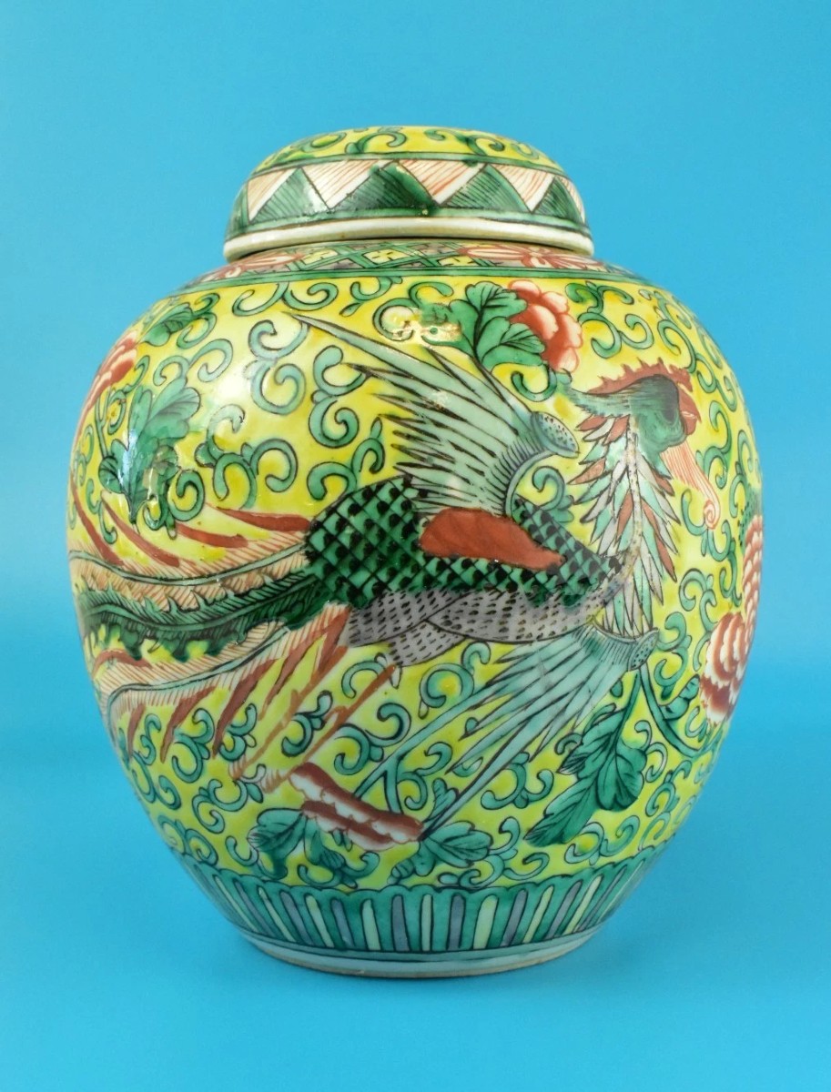 Pot à gingembre ancien chinois Qing Famille Jaune Wucai en porcelaine jaune Phoenix