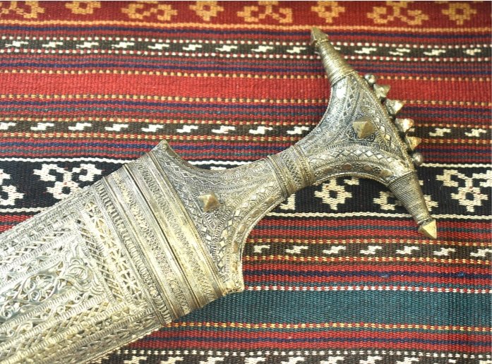 Antique Yemeni Bedouin Jambiya Dagger Silver Repousse Framed Tribal Artifact-photo-4