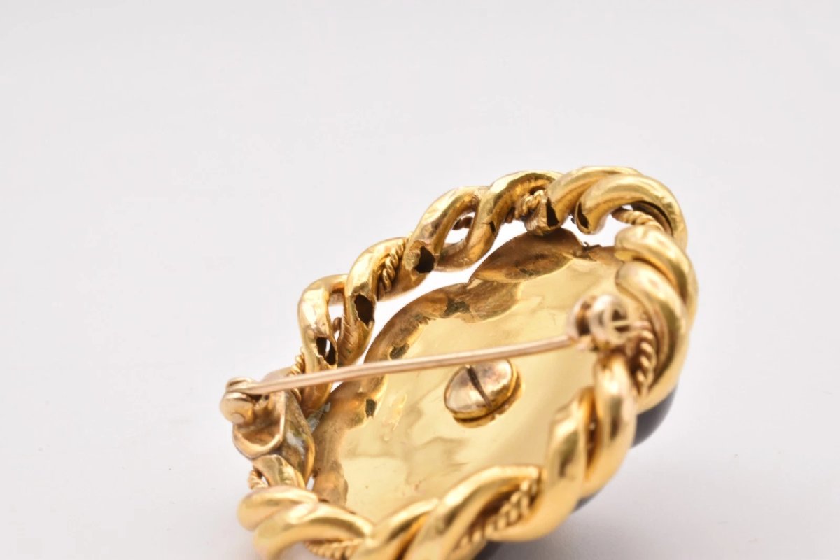 Grande broche ancienne victorienne en or 15 carats, ornée d'un grenat anthracite et de diamants-photo-2