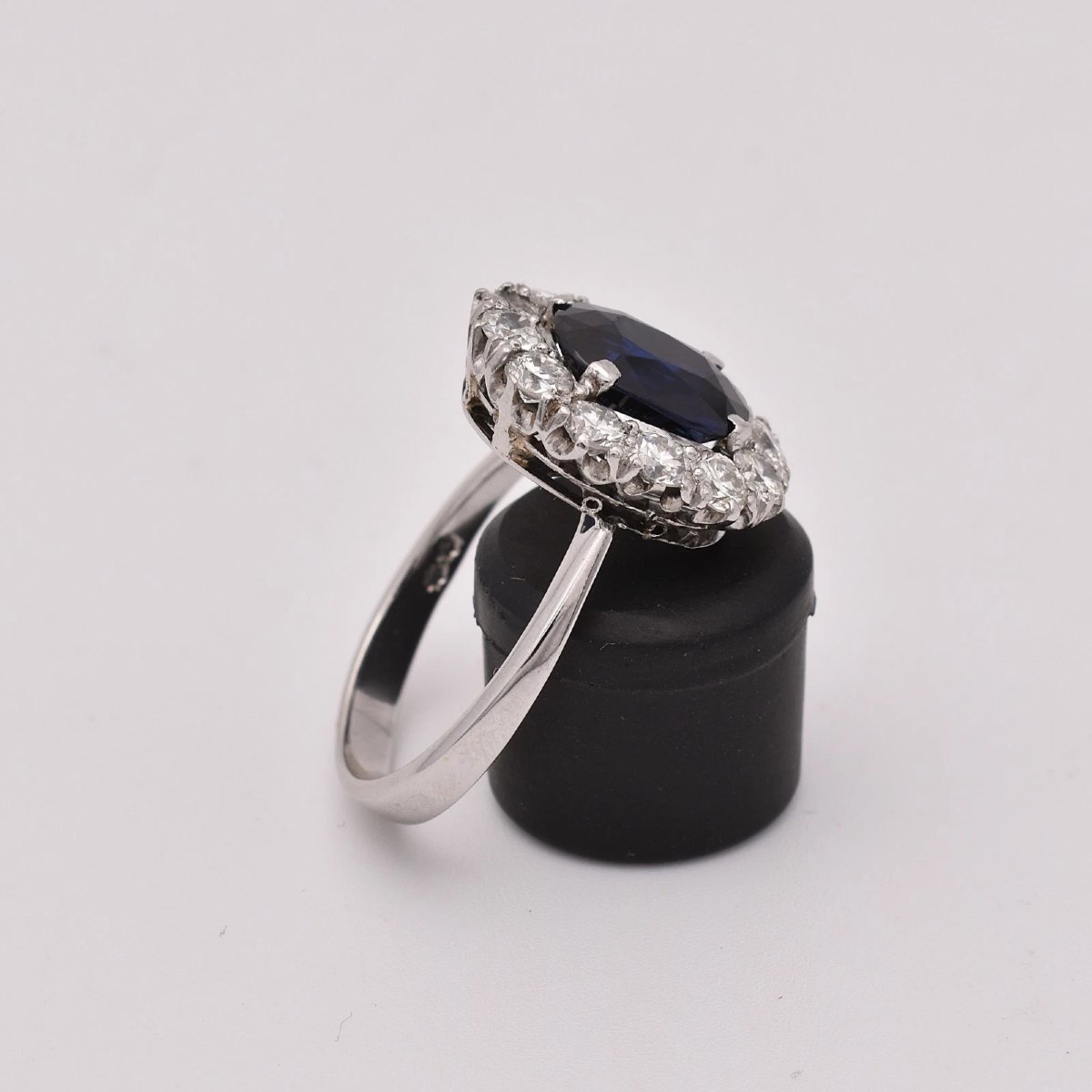 18ct White Gold Oval Claw Set Sapphire & Diamond Cluster Ring 2.5ct Size P-photo-4