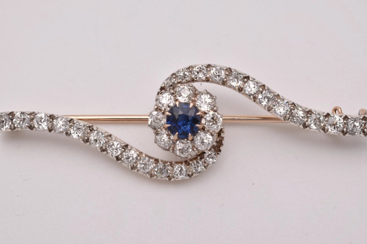 Broche ancienne de style édouardien en saphirs et diamants taille ancienne, sertie en spirale, -photo-2