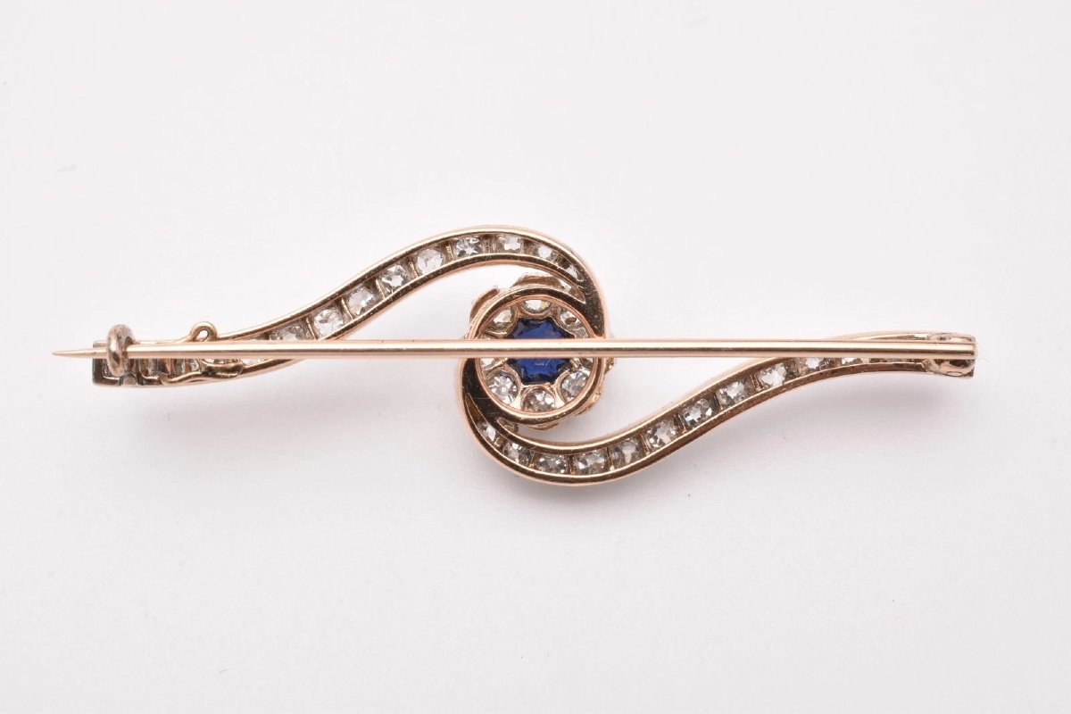 Broche ancienne de style édouardien en saphirs et diamants taille ancienne, sertie en spirale, -photo-3