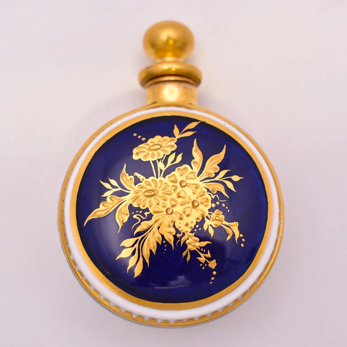 Coffret de 6 flacons de parfum en porcelaine Lynton, signés et peints à la main par Stefan Nowa-photo-3