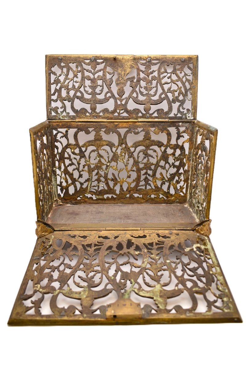 Coffret à bijoux ajouré en bronze doré, style ormolu, datant du début du XIXe siècle.-photo-4