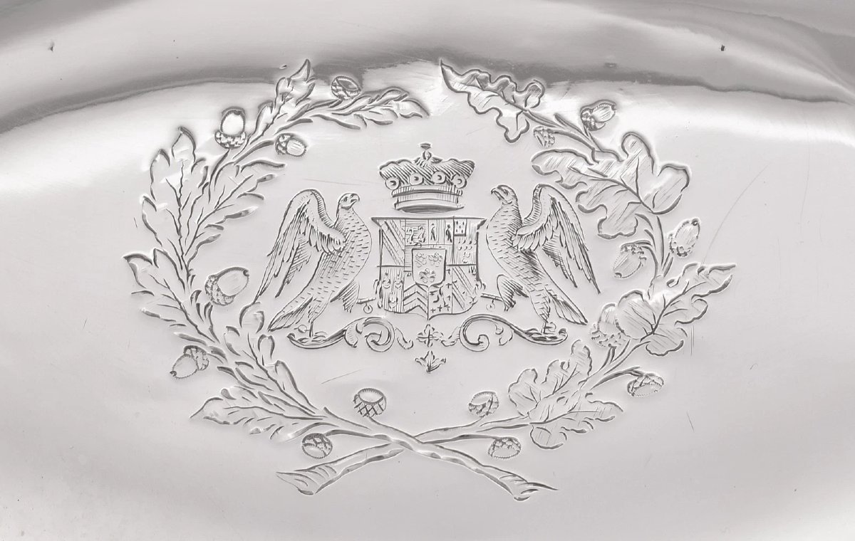 Un magnifique panier à gâteaux armorié en argent massif de style George III, datant de Londres -photo-4