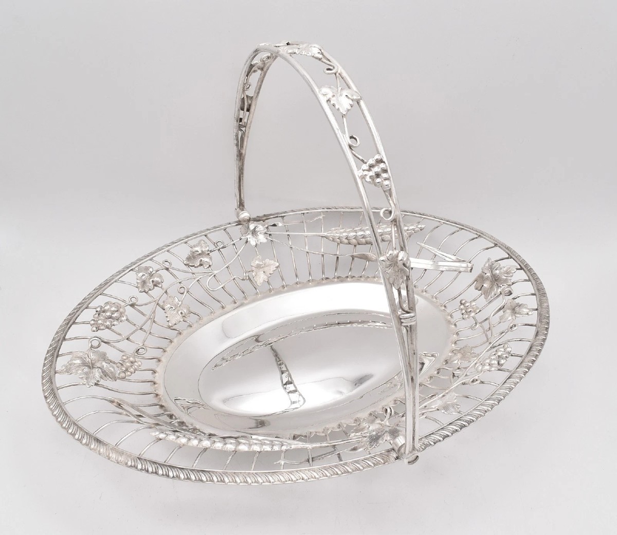 Antique Victorian Sterling Silver Swing Handle Basket Sheffield 1894 Rm Eh