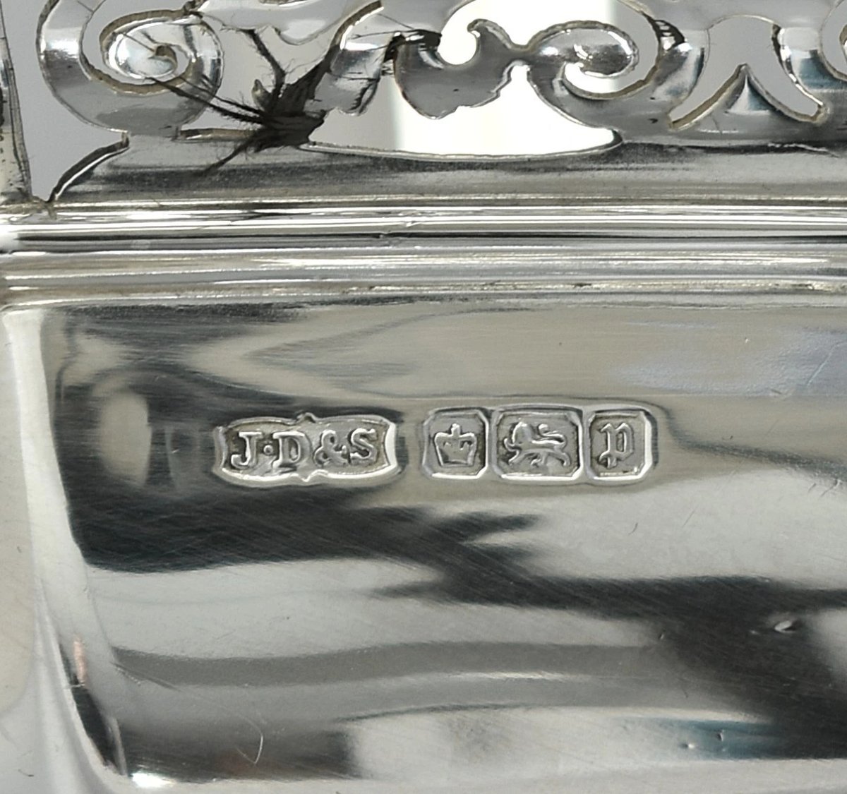 Centre de table ajouré en argent massif de style édouardien, James Deakin Sheffield, 1907-photo-4
