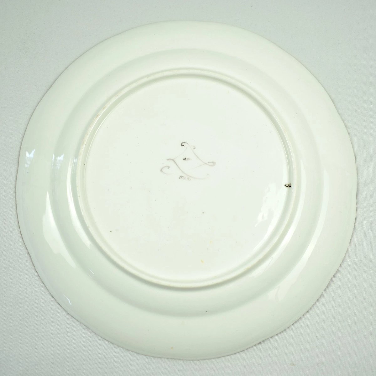 Service de 10 assiettes anciennes en porcelaine de Sèvres du XVIIIe siècle, décor floral Ozier,-photo-2